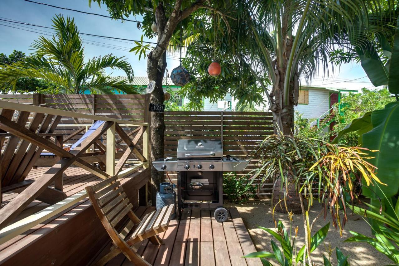 Driftwood Gardens Guesthouse Placencia Bagian luar foto