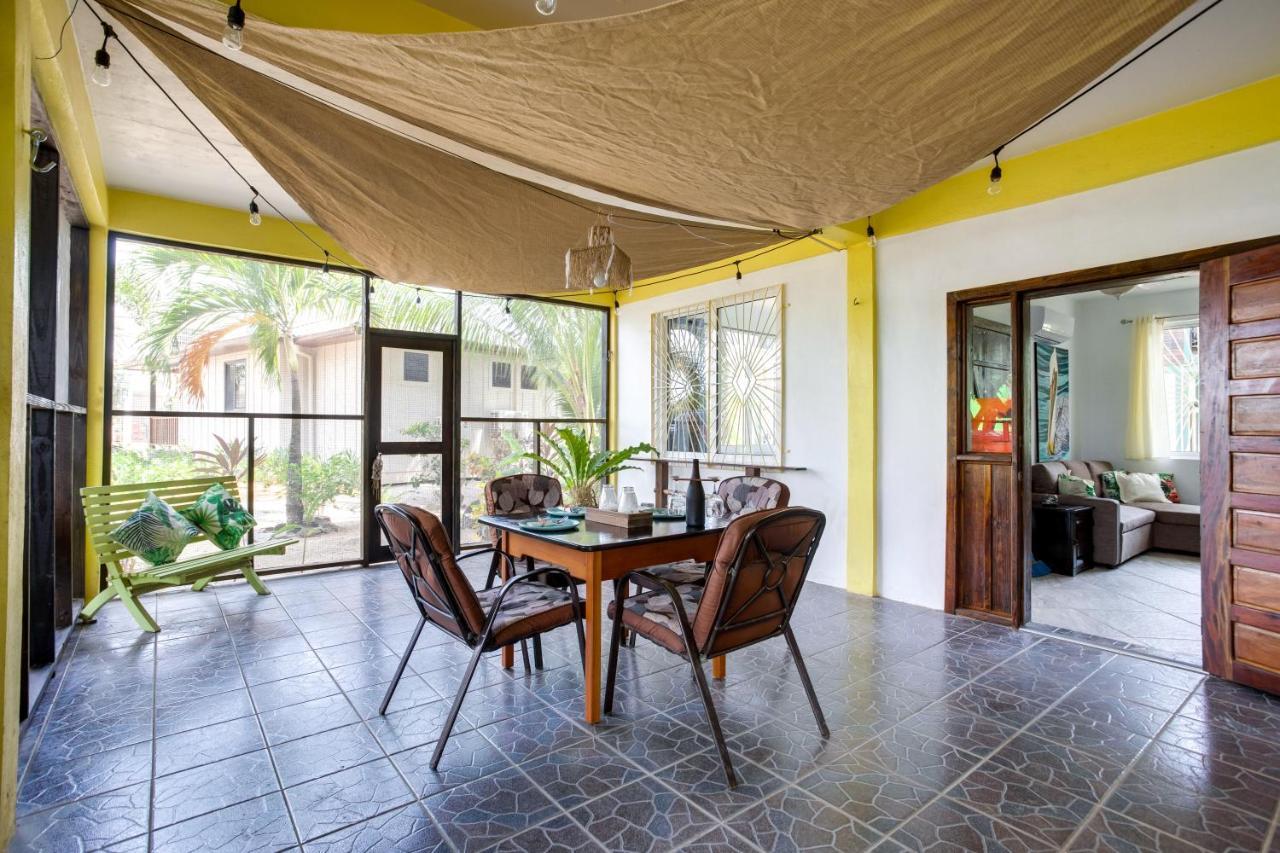 Driftwood Gardens Guesthouse Placencia Bagian luar foto