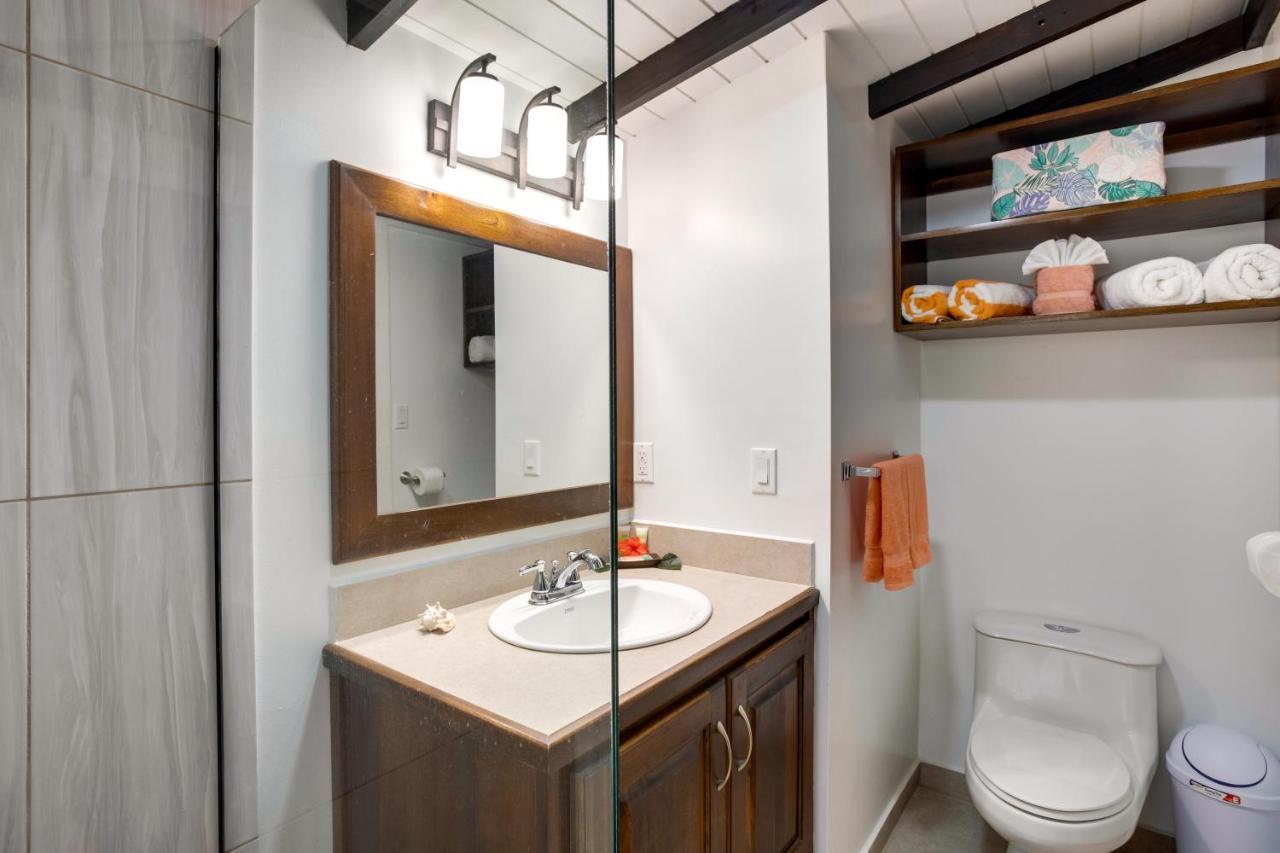 Driftwood Gardens Guesthouse Placencia Bagian luar foto