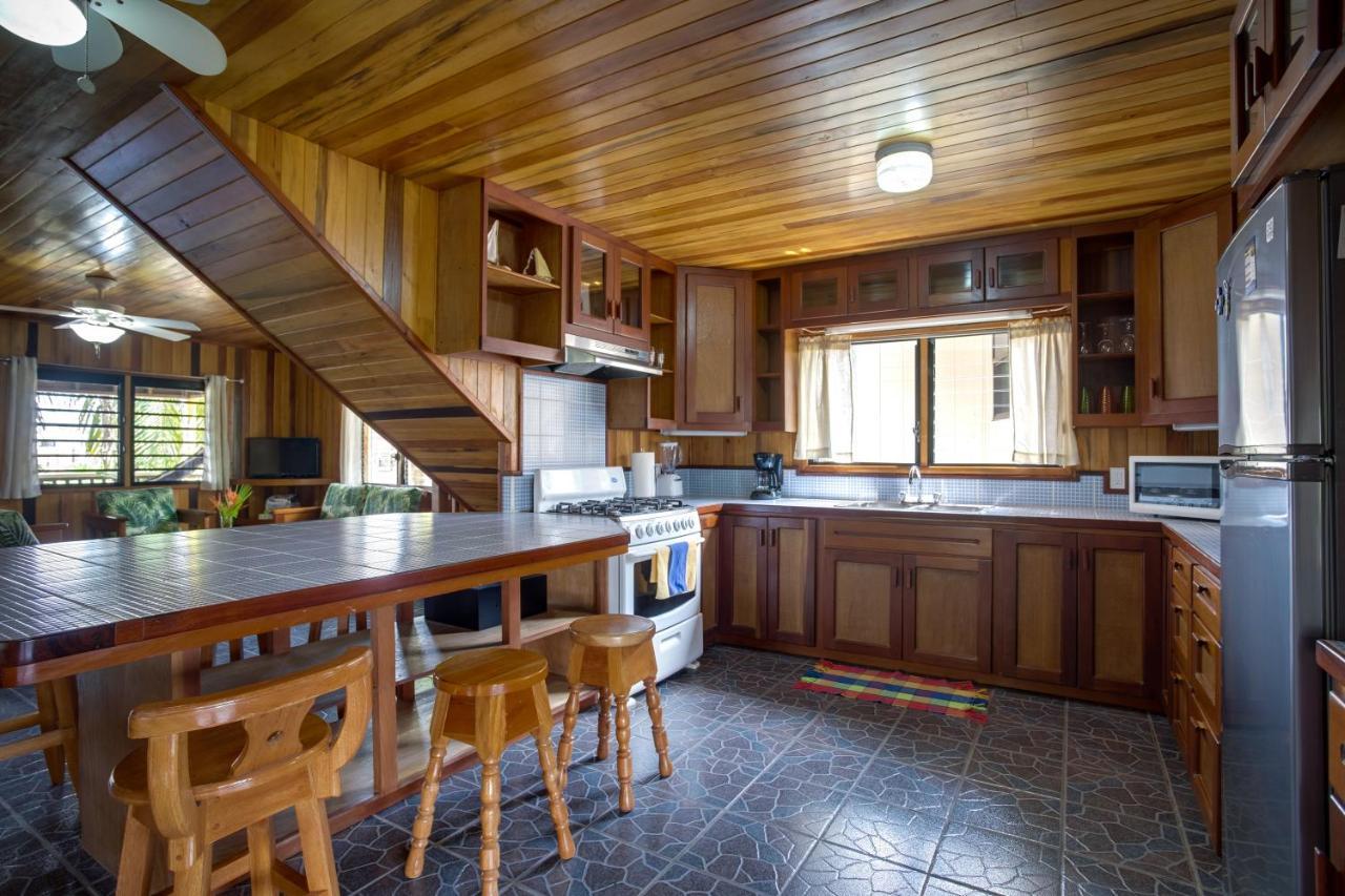 Driftwood Gardens Guesthouse Placencia Bagian luar foto