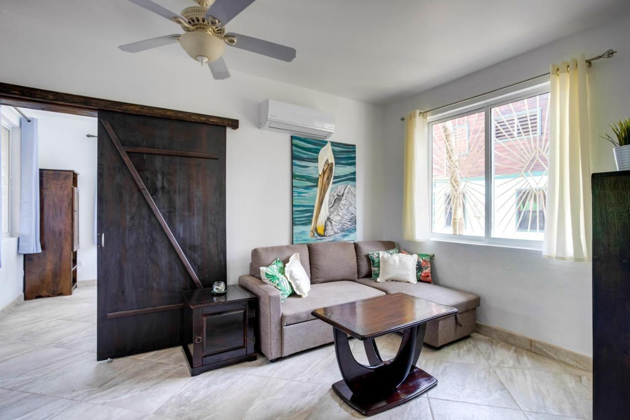 Driftwood Gardens Guesthouse Placencia Bagian luar foto